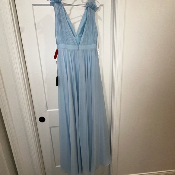 Mac Duggal #55321 size 4 - Light Blue Plunge V-Neck Maxi Dress NWT - Picture 6 of 13